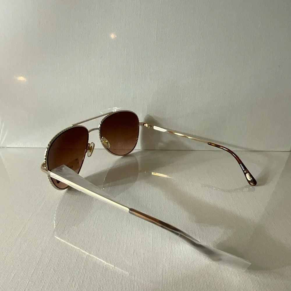 Elegant Gold and Brown Sunglasses